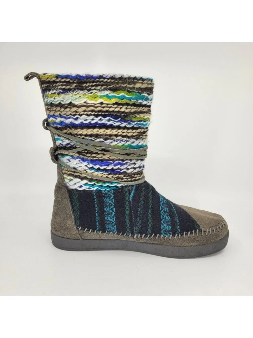 TOMS Nepal Yarn Boots Moccasin Women's Size 7.5 Suede Knit Grey Winter Fleece